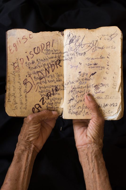 Morivia Joseph’s Bible, one of the witnesses of the massacre. Kazal, 2016 (Crédit: Réginald Louissaint Junior)